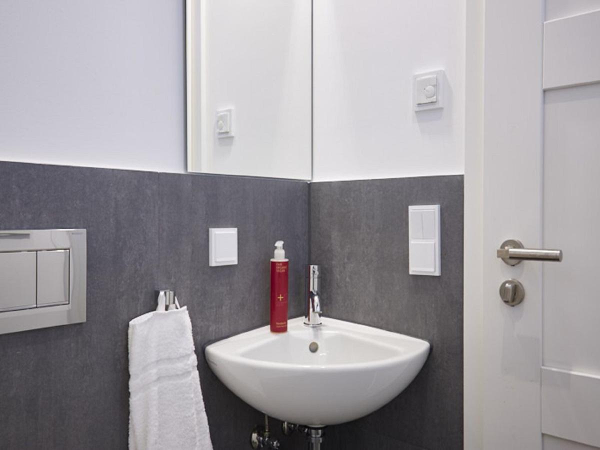 Reetland Am Meer - Luxus Reetdachvilla Mit 3 Schlafzimmern, Sauna Und Kamin F15 Dranske Exterior photo